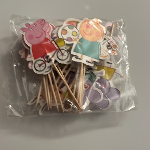 🎉New🎉Peppa Pig Birthday Cake or Cupcake Toppers🎉 - Picture 7 of 7